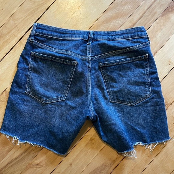 Mid-Rise OG Loose Jean Cut-Off Shorts for Women -- 7-inch inseam. - Picture 3 of 5